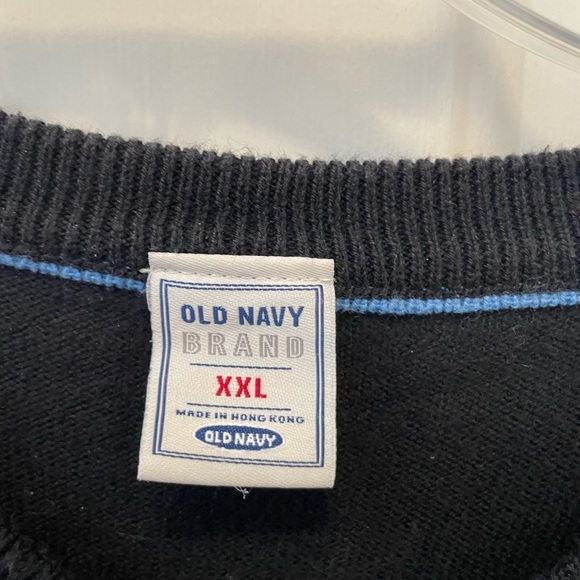 Old Navy lightweight men’s pullover sweater. Black. Great shape - Picture 3 of 3